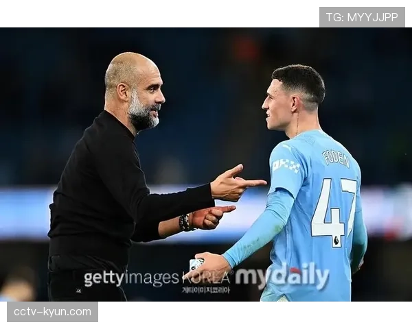 场边花絮:摄像机捕捉到瓜迪奥拉因斯特林浪费机会而激动比划 场边花絮:摄像机捕捉到瓜迪奥拉因斯特林浪费机会而激动比划