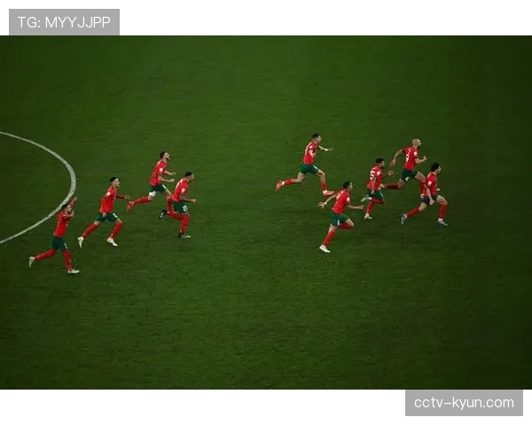 特写：点球点前，19岁小将刘易斯·迈利的深呼吸